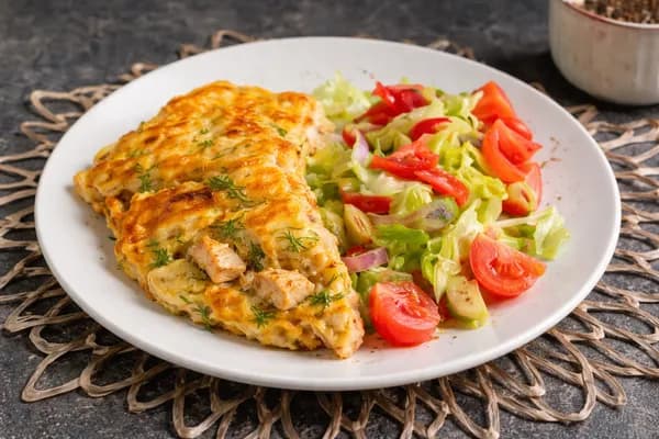 Млинець з куркою і сиром