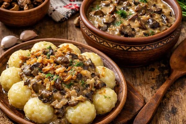 Бойківська грибна мачанка з картопляними книдлями