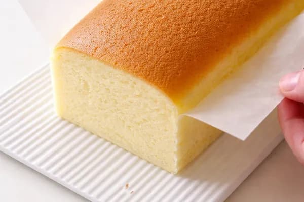 Пишний йогуртовий пиріг у духовці — повітряний десерт без масла