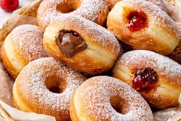 Пишні домашні пончики на дріжджах — покроковий рецепт з секретами ідеальної текстури